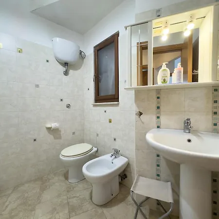 度假居 Torrazzo Horizon Retreat- Private Parking & Sea *