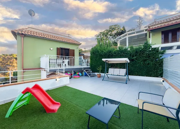 Torrazzo Horizon Retreat- Private Parking & Sea