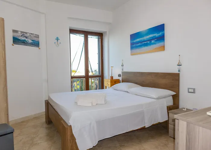 Torrazzo Horizon Retreat- Private Parking & Sea Tatil Evi *