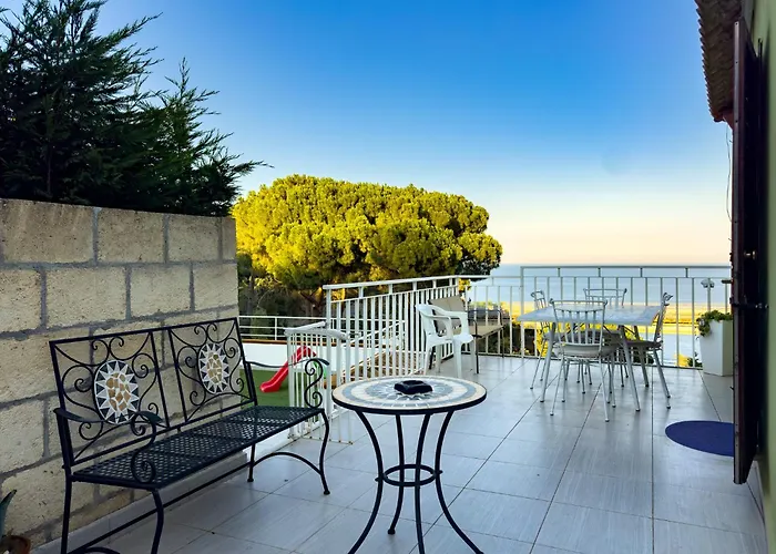 Torrazzo Horizon Retreat- Private Parking & Sea