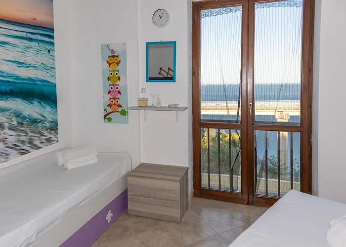 Torrazzo Horizon Retreat- Private Parking & Sea Tatil Evi *