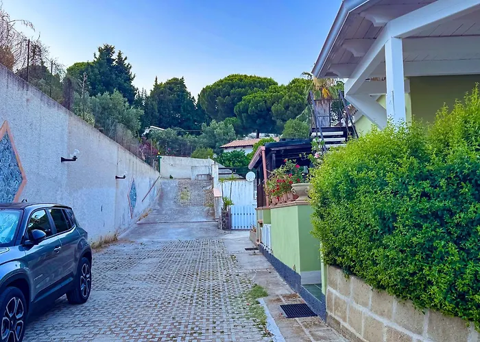 Torrazzo Horizon Retreat- Private Parking & Sea *